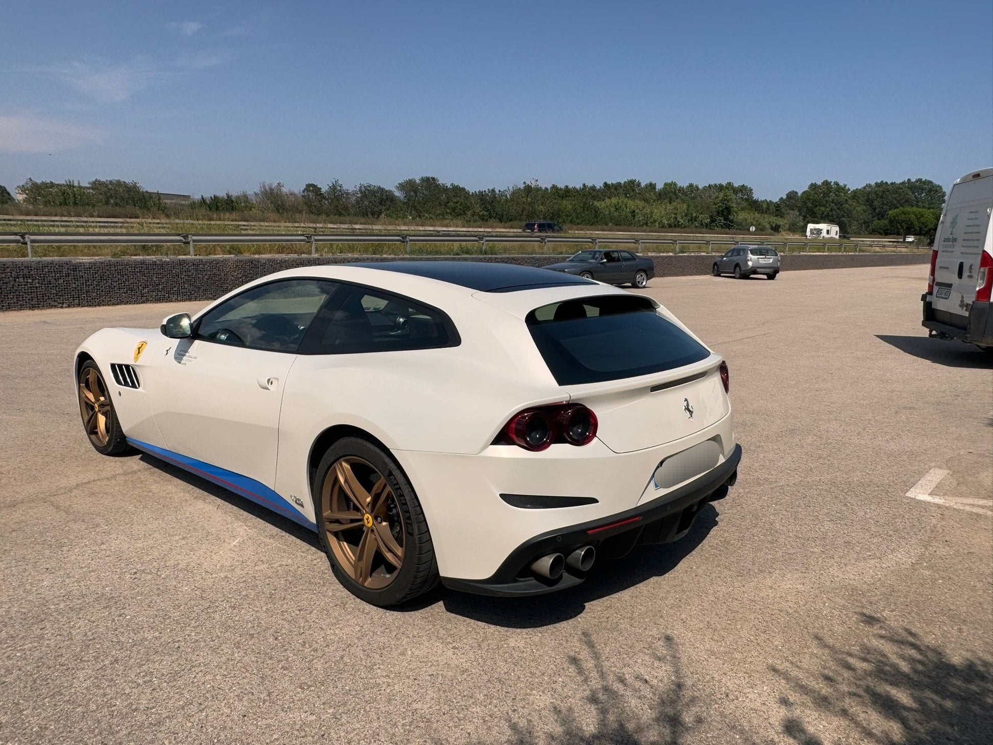 Ferrari GTC 4 Lusso 70e HB